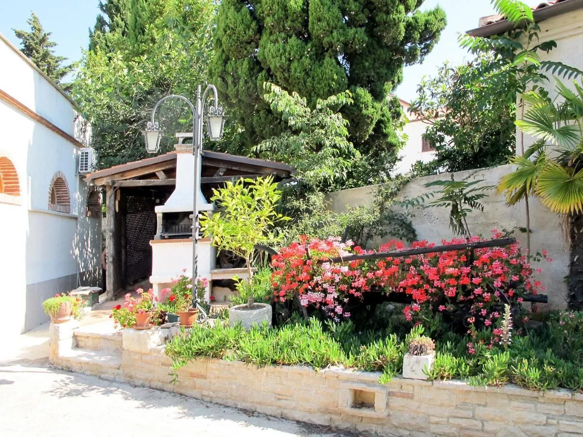 메덜린 Haus Omni 115S 아파트